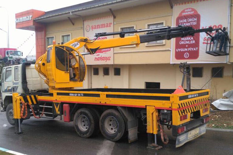 HS 50 (16 TONNE) Hydraulic Folding Boom Crane