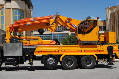 HS 165 (55 TONNE) Hydraulic Folding Boom Crane