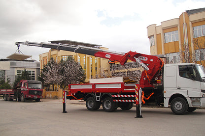 HS 40 (13 TONNE) Hydraulic Folding Boom Crane